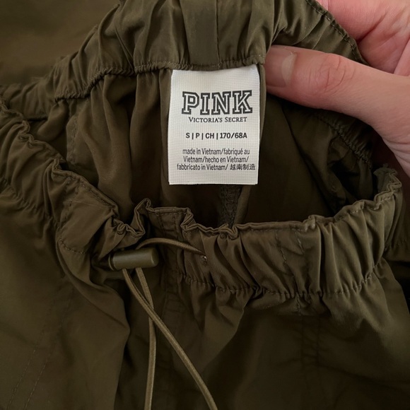 Dark green parachute pants - Picture 3 of 3